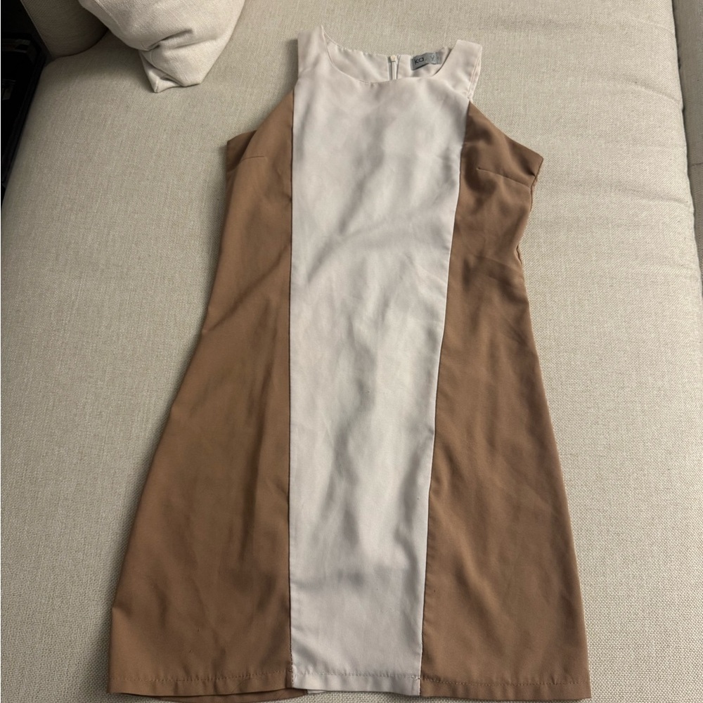 Elegant Tan and White Sleeveless Dress